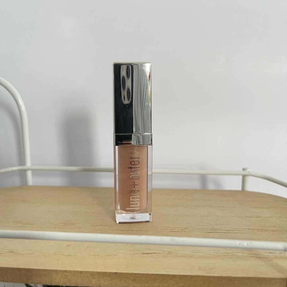 Shimmering Lip Gloss - Nude Pink (Lune + Aster)
